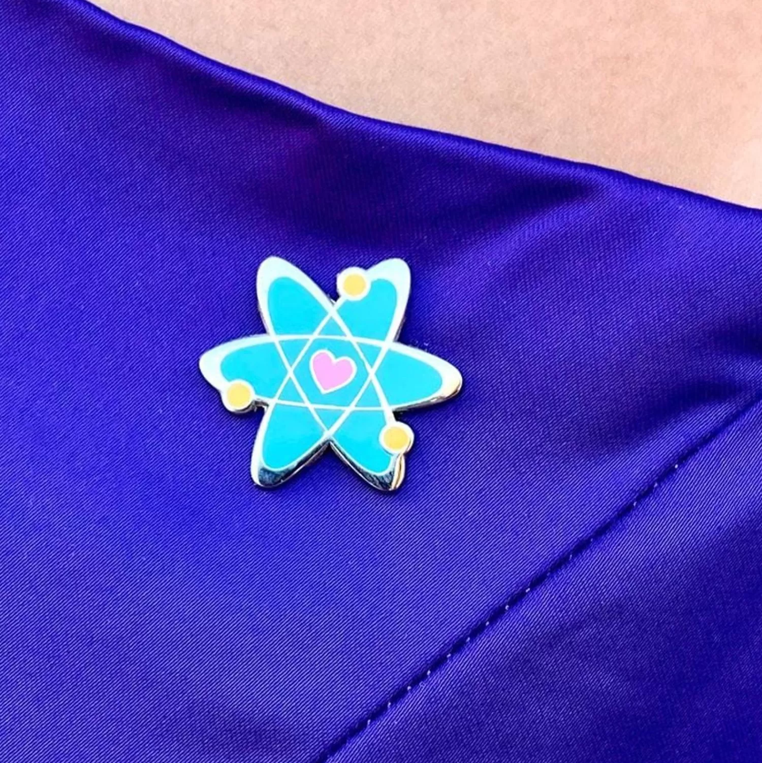 Adventurous Atom Enamel Pin*Erstwilder Best