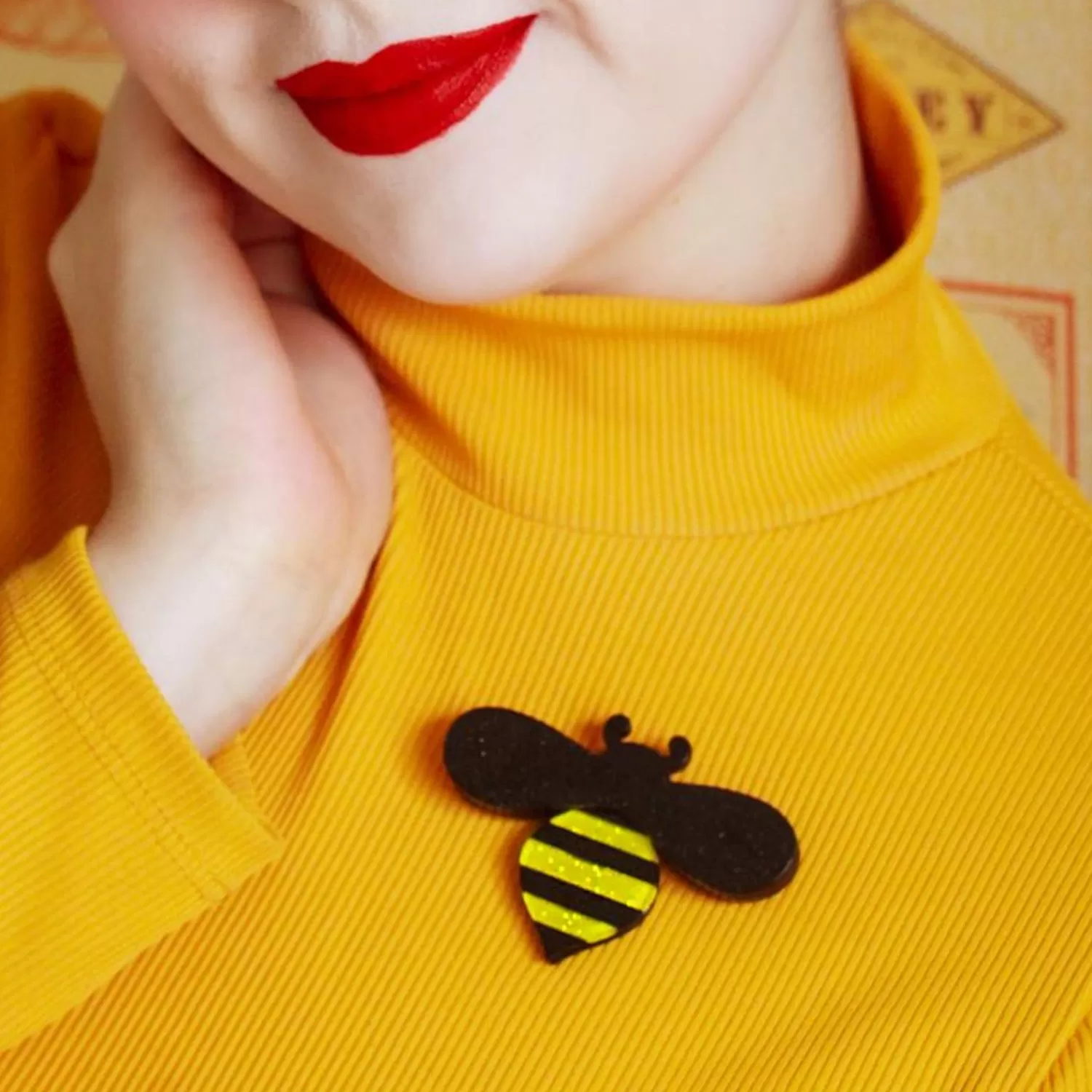 Babette Bee Brooch*Erstwilder Hot