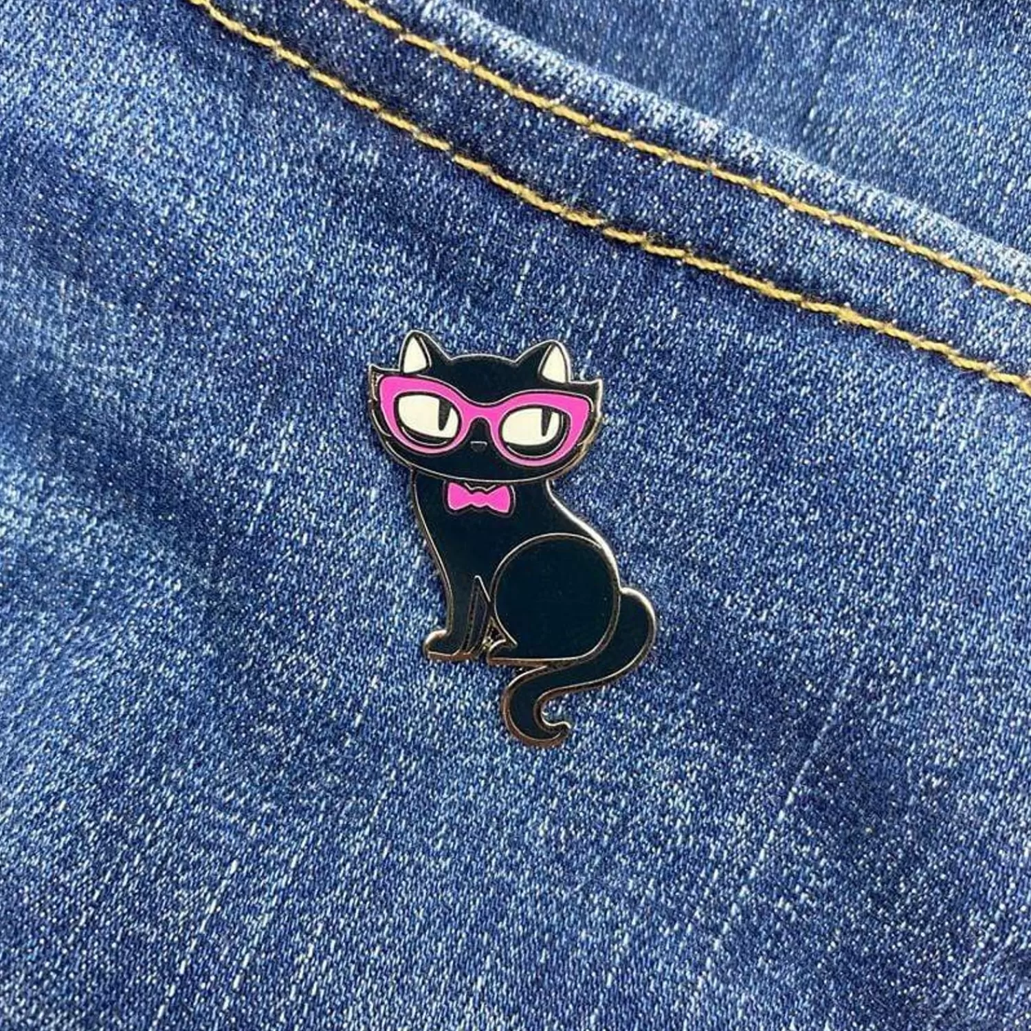 Elissa The Indie Cat Enamel Pin*Erstwilder Hot