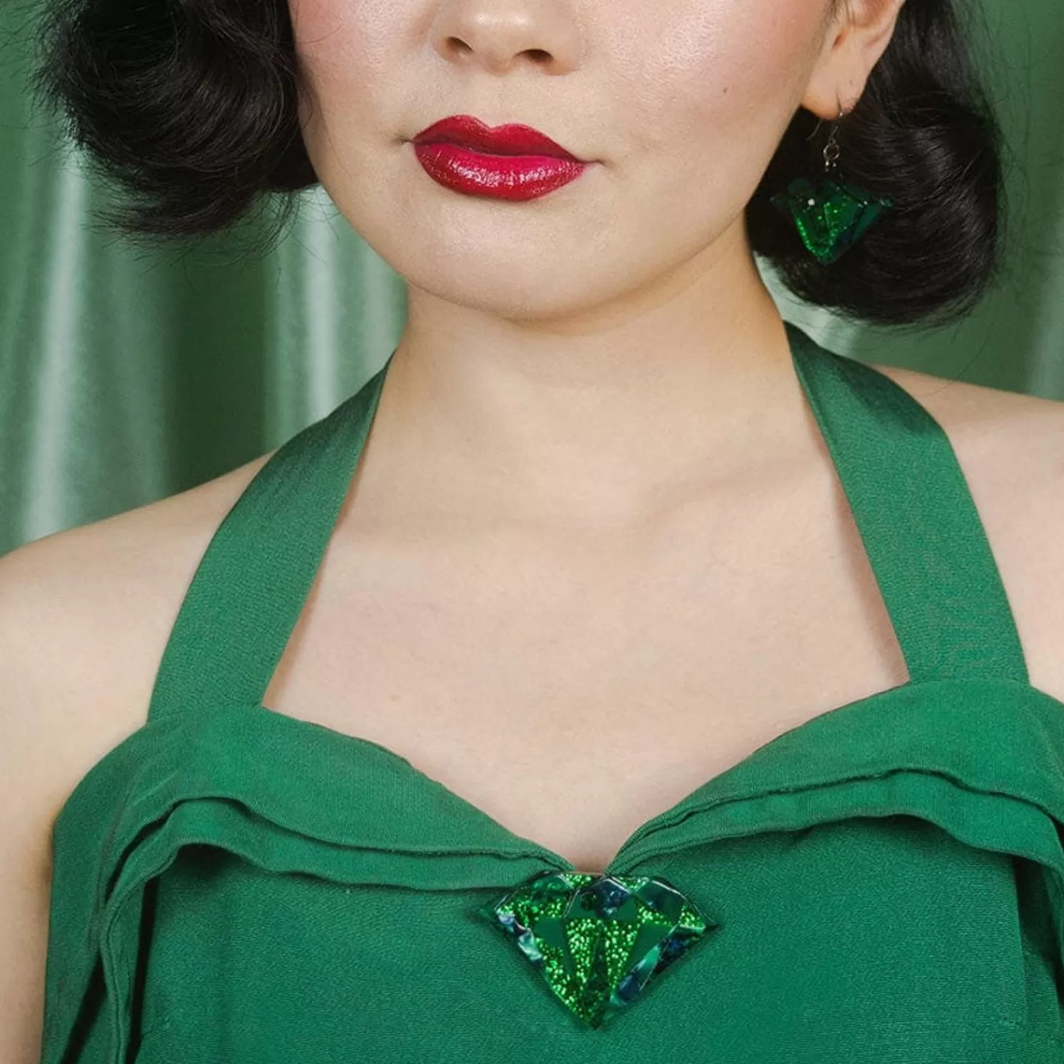 Emerald Brooch*Erstwilder Fashion