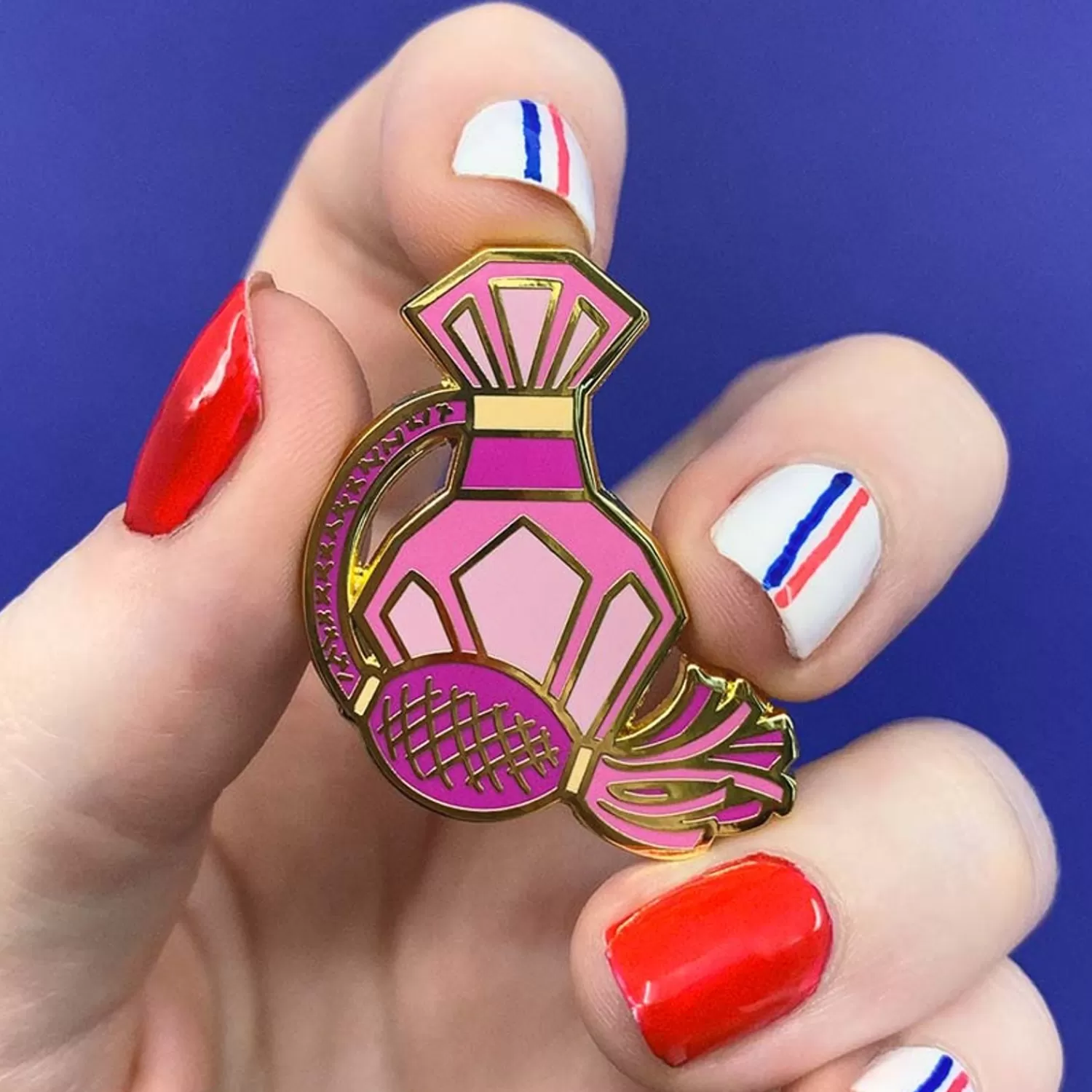 De Parfum Enamel Pin*Erstwilder Best Sale