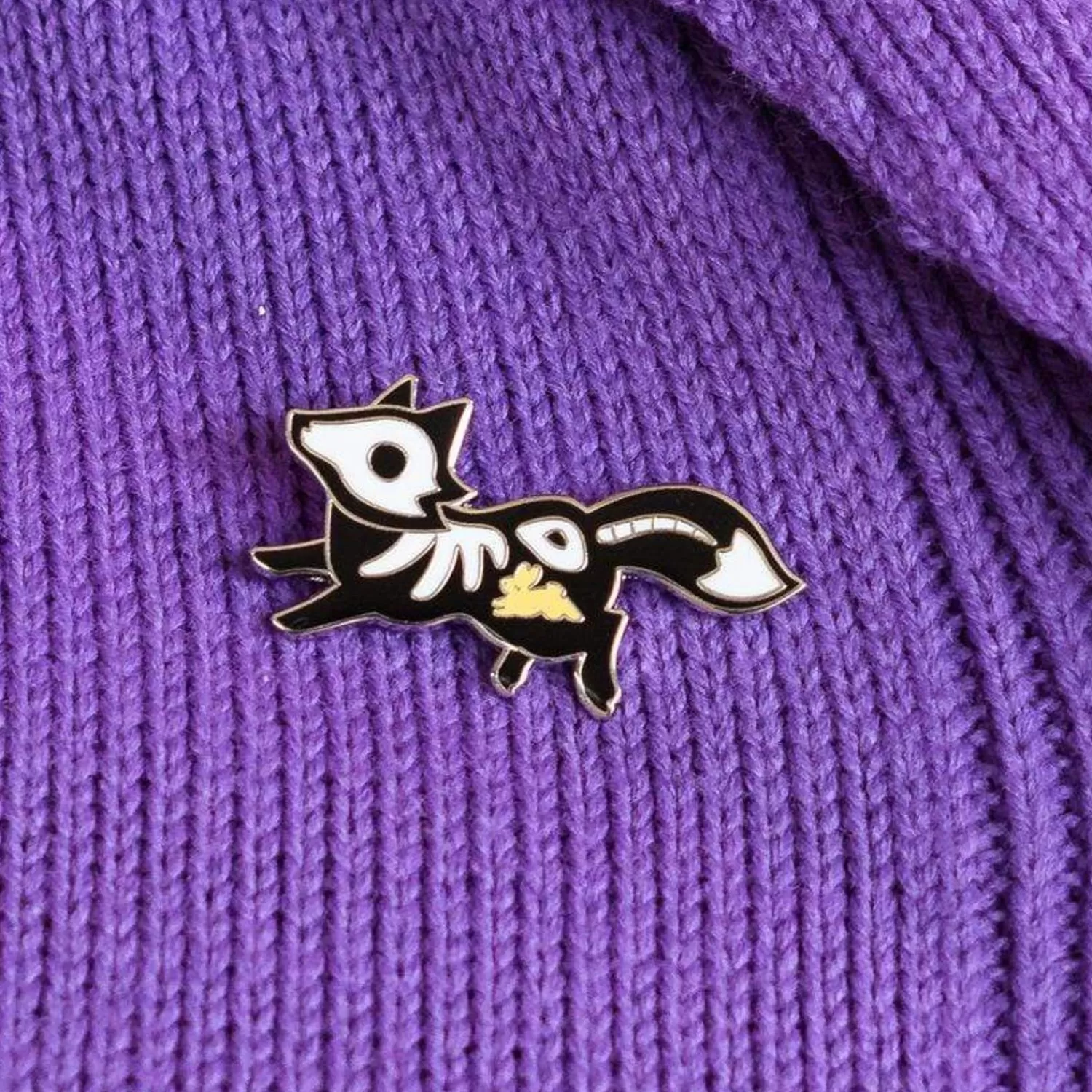 Frightful Fox Enamel Pin*Erstwilder Hot