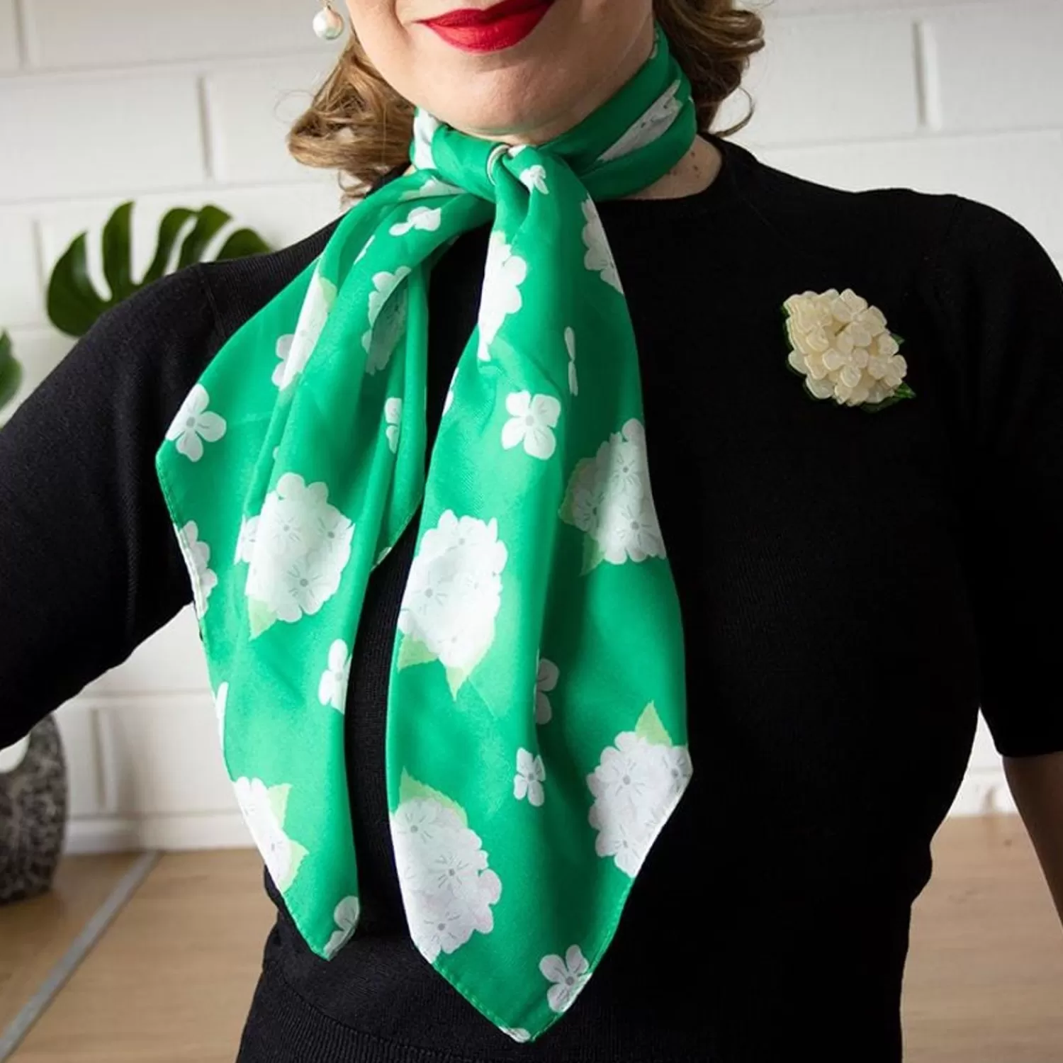 Heartfelt Hydrangea Neck Scarf*Erstwilder Hot