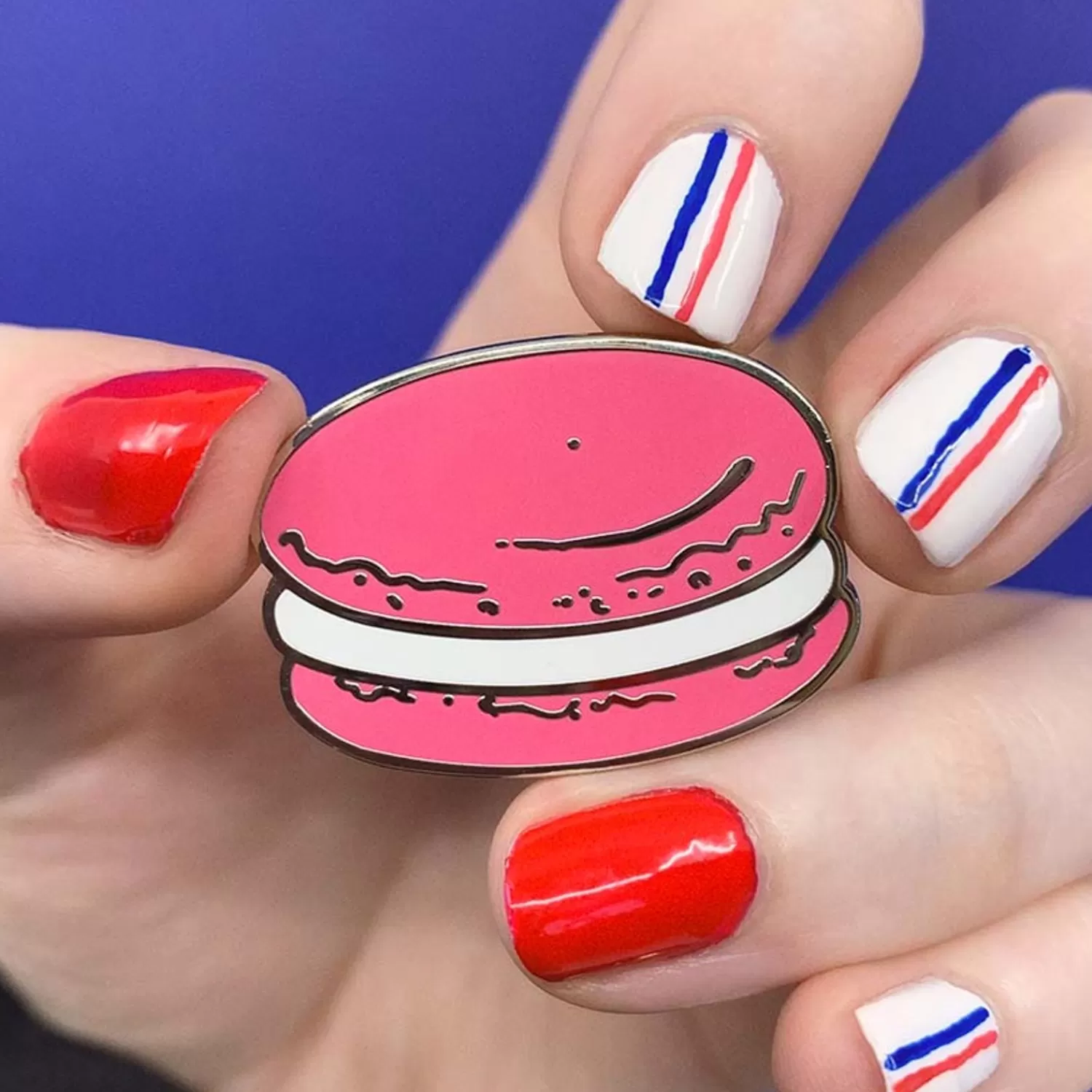 Magnifique Macaron Enamel Pin*Erstwilder Discount