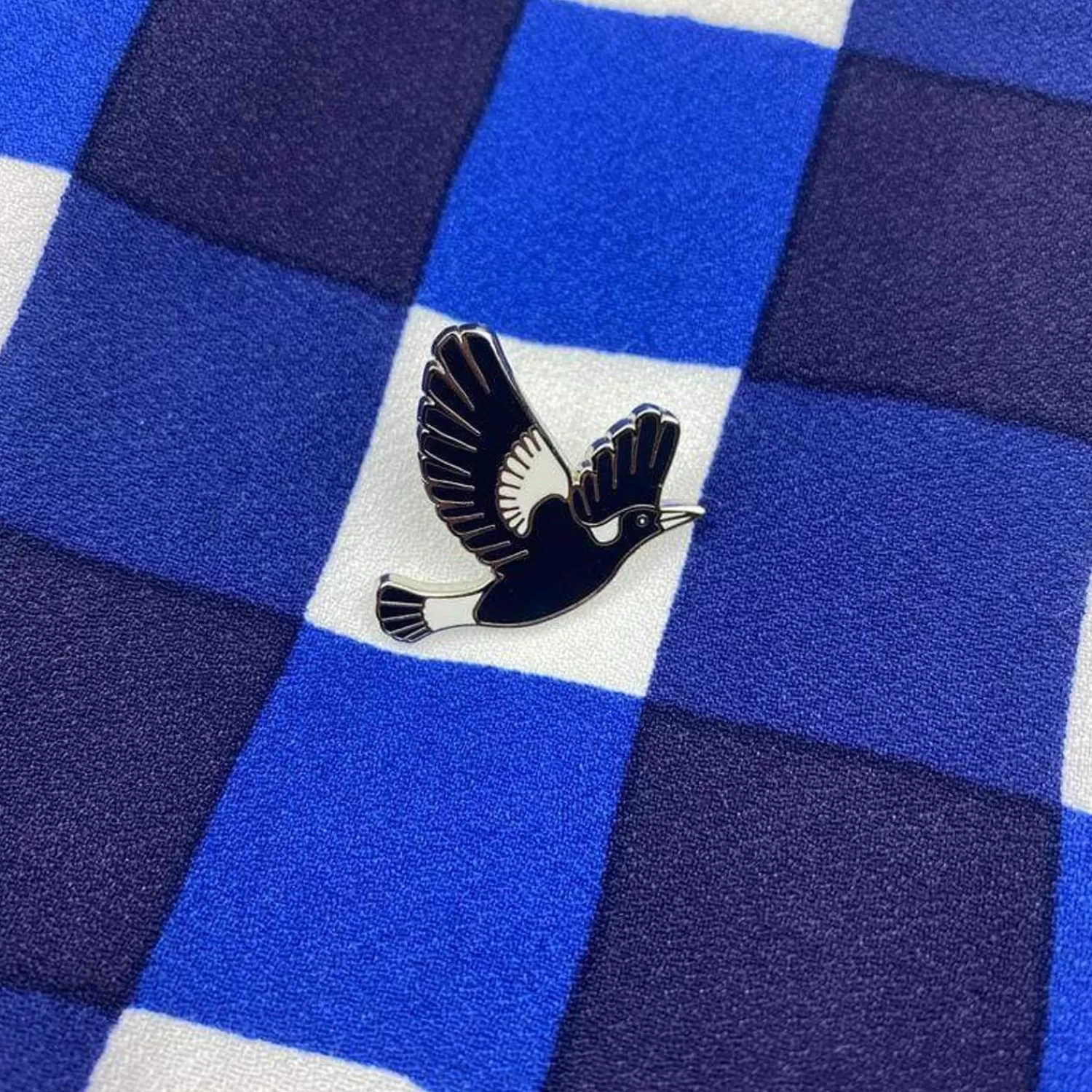 Mr. Magpie Enamel Pin*Erstwilder Discount