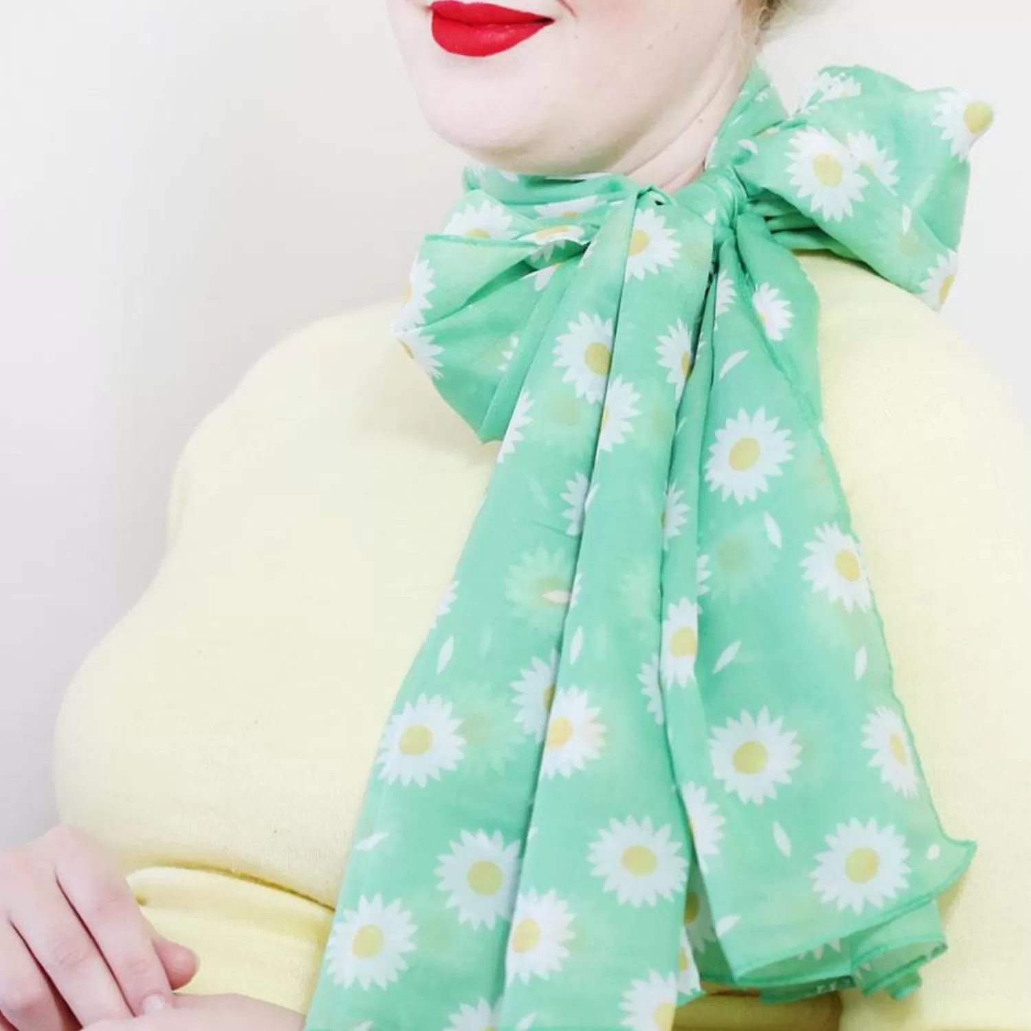 She Loves Me Daisy Large Neck Scarf*Erstwilder Outlet