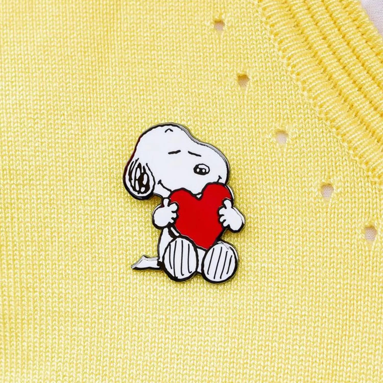 Snoopy'S Big Heart Enamel Pin*Erstwilder Flash Sale