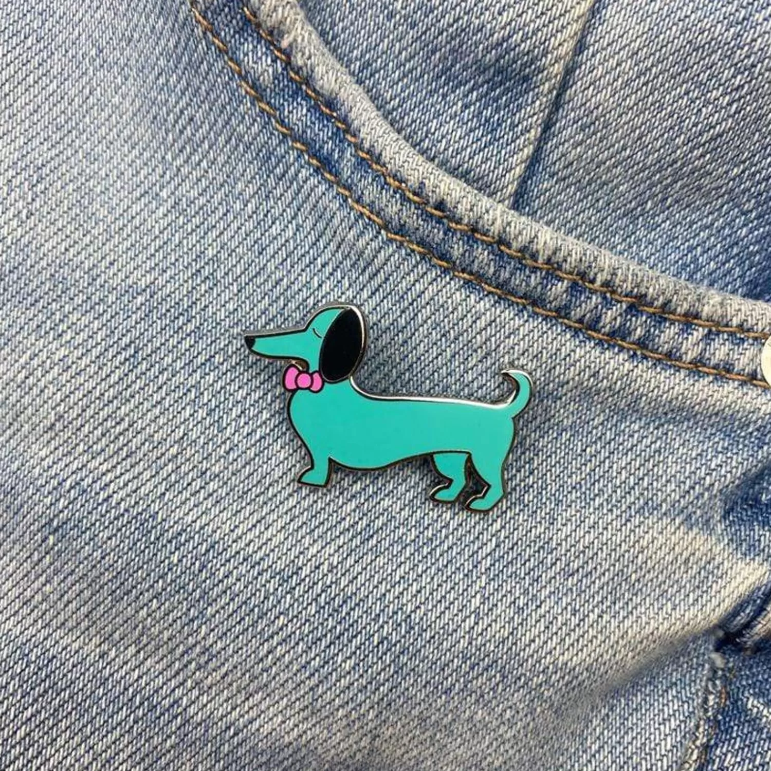 Spiffy The Sausage Dog Enamel Pin*Erstwilder Online